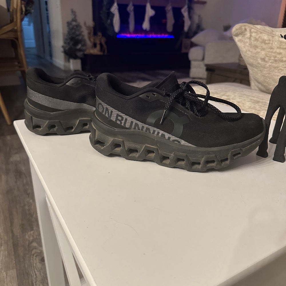 On Running Men's Black and Gray Athletic Shoes